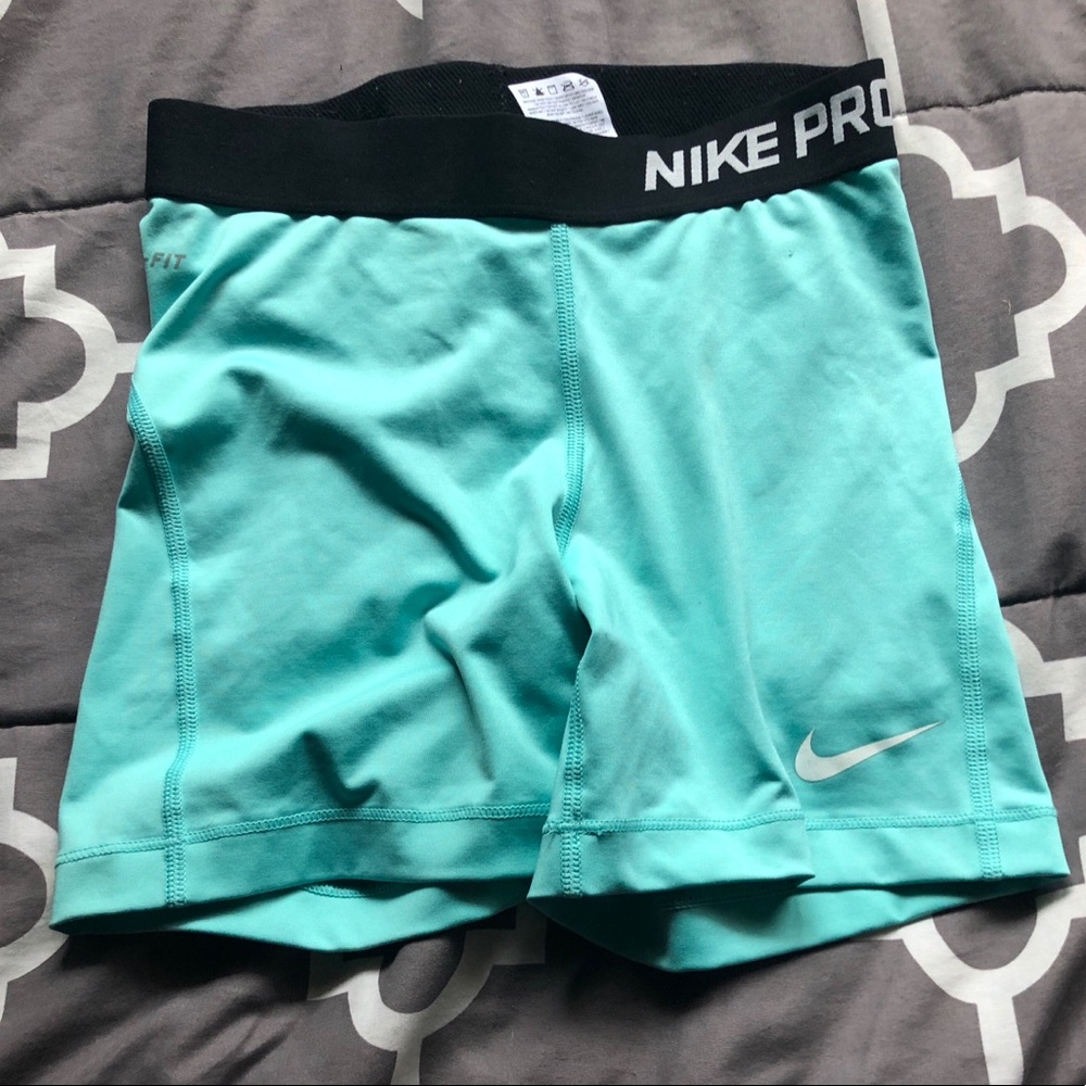 Nike pro size S